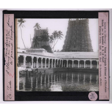Les Sanctuaires de l'Inde. Madura. L'Étang du lis d'or, dans le grand Temple.