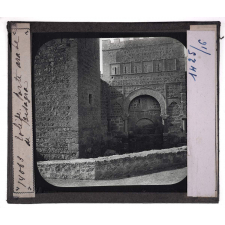 Espagne, ses Castilles. Tolède. Porte arabe de Bisagra.