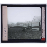 Quelques types nouveaux d'aéroplanes. Monoplan La Frégate, vue de face, moteur Anzani, hélice Chauvière.