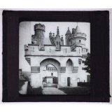 Visite au château de Pierrefonds. Entrée du château. 