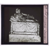 La Vie privée des Romains. Lit romain (Sarcophage étrusque).