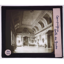 Châteaux historiques. Compiègne. Salle des gardes.