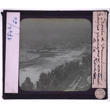 Guerre 1914-1918. Champs de bataille. Front d'Orient. Troupes françaises sortant de la Kavada.