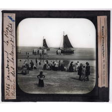Hollande. Zandvoort. La Plage. Retour des bateaux de pêche.
