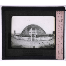 Le Bouddhisme. Le grand stûpa de Sanchi, Inde centrale. 2e siècle avant notre ère.