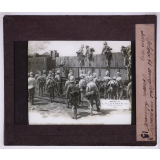 Guerre des Boërs. Soldats anglais montants dans un train blindé.