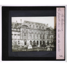 La Sorbonne. La façade sur la rue des Ecoles.
