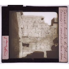 Civilisation égyptienne : tombeaux, mœurs. Karnak. Temple de Khons. Ramsès IV sacrifiant aux dieux.