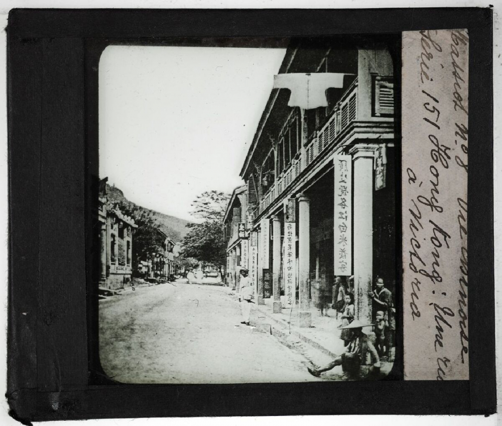 Chine nouvelle. Hong-Kong : Une rue à Victoria.