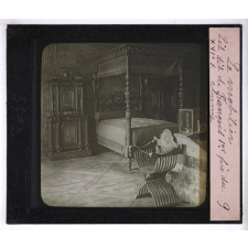 Le Mobilier en France du Moyen-Age au XIXè siècle. Lit dit de François 1er, fin du XVIe siècle. Cluny.