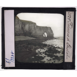 Nord-Ouest. Falaises d'Etretat.