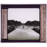Le Château de Fontainebleau. Le Parterre.