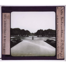 Le Château de Fontainebleau. Le Parterre.