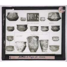 Poteries et faïences. Poterie à l'âge de pierre.
