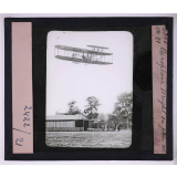 Les Progrès récents de la navigation aérienne - Ballons dirigeables. - Aviation. Aéroplane Wright en plein vol.