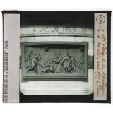 Statue de la République. Paris. Bas-relief. 4 août 1789.