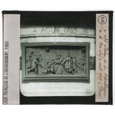 Statue de la République. Paris. Bas-relief. 4 août 1789.