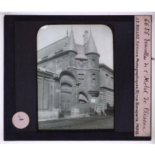 Une Visite aux Archives nationales. Tourelles de l'Hôtel de Clisson.