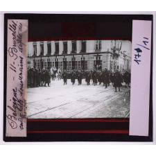La Belgique en 1918. Bruxelles, entrée des souverains, défilé des troupes.