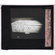 Le Musée de Saint-Germain. La Gaule chrétienne et la Gaule franque. Sarcophage trouvé à Saint-Sernin.