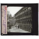 Venise. La Courtille du palais ducal.