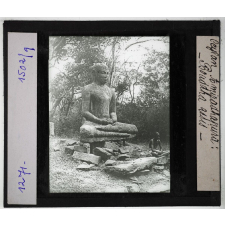 Ceylan. Amiradhapura : Bouddha assis.