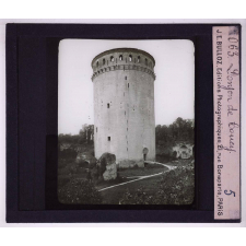 Les Châteaux historiques français. Donjon de Coucy.