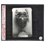 L'Art français des origines à 1800 - d'après les collections du Petit Palais (Exposition universelle de 1900). II. XVIIe et XVIIIe siècles. Vase marbre Louis XVI.