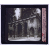 Histoire de Paris. I. Paris depuis la période gallo-romaine jusqu'à la fin du XIVè siècle. Église saint Germain l'Auxerrois. Porche.