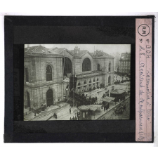 Silhouettes de locomotives. Locomotive à terre. Accident de Montparnasse (1895).