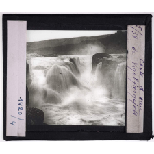 Islande. Chute d'eau de Vigabjiergafoss.