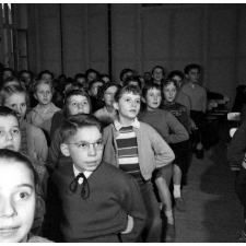 Enseignement musical, cours de Mme Cory : la répétition du chant.