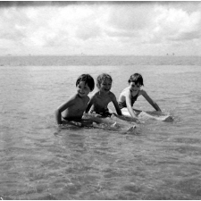 Ligue française de l'Enseignement : camp familial de vacances, la baignade