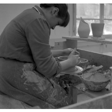 Lycée-pilote mixte de Montgeron. L'atelier de poterie.