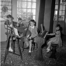 Cours d'art Martenot, château de la Guette : quatuor