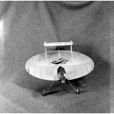 Prytanée de La Flèche : exposition d'une maquette d'avion réalisée par les élèves