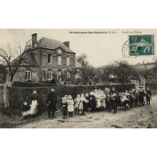 St-Germain-des-Essourts (S. Inf) - Sortie de l'Ecole.