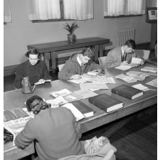 Bibliothèque des enfants à Paris : lecture
