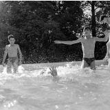 Œuvre de protection des enfants juifs : Bassin : Jeux d'eau