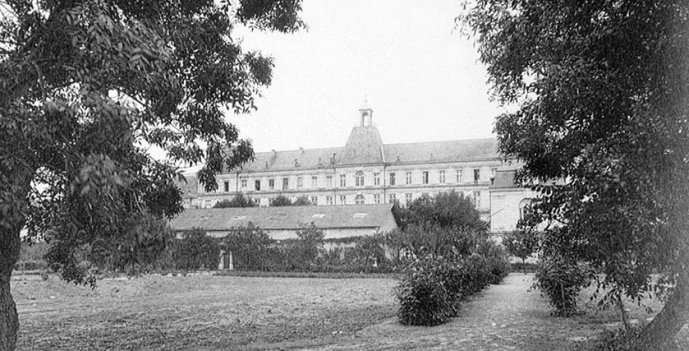 Institution Saint-Louis - Saumur. (Maine-et-Loire).