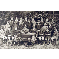 Souvenir des Noces de Diamant du Pensionnat Saint-Gilles - Moulins (Allier) Octobre 1853 - 20 Mai 1928.