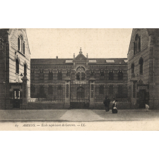 67 - Amiens - Ecole supérieure de Garçons.