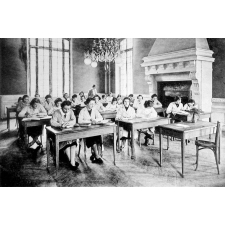 Collège de Jeunes Filles de Fontainebleau. Externat et Internat.
