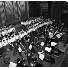 Enseignement musical : l'orchestre du professeur Stoltz, professeur de musique au lycée Poincaré de Nancy, joue Didon et Enée.