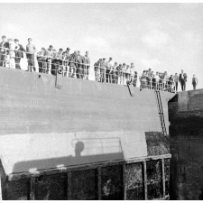 Voyage scolaire de fin d'année : Classe de garçons de Corbeil : Le Havre : Port