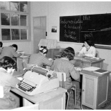 Centre d'éducation spécialisée de Lestrade : les élèves pendant un cours de géographie physique.

