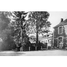 Institution Saint-Michel. Château Gontier. (Mayenne). 1930-1931.