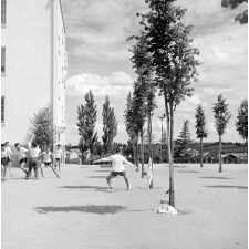 Ecole nationale d'enseignement technique de Montluçon : cour de récréation