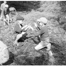 Colonie sanitaire de Montboissier : paniers de joncs