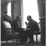 I.P.N. : conversation entre deux personnalités